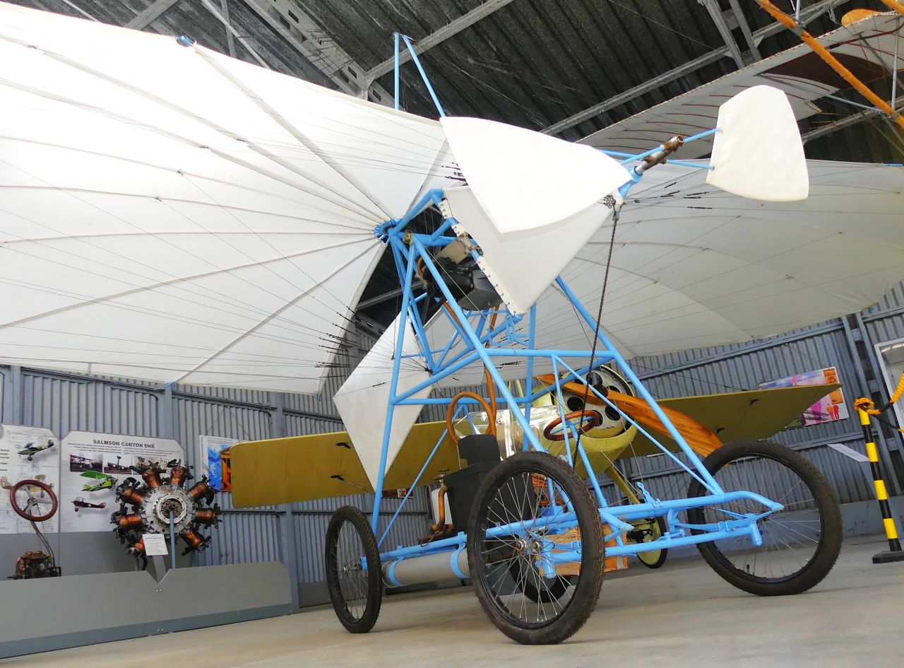 REŠTAUROVANIE LIETADLA VUIA-1