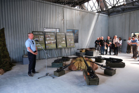 PALUBNÁ LETECKÁ VÝZBROJ A VÝSTROJ 20. STOROČIA - foto 3