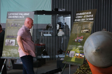 PALUBNÁ LETECKÁ VÝZBROJ A VÝSTROJ 20. STOROČIA - foto 10