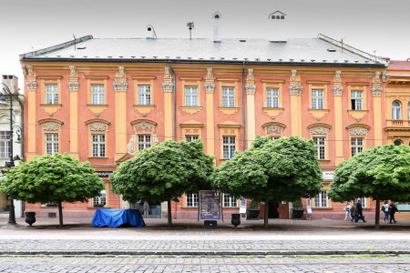 Sídelná budova v Košiciach - foto 1