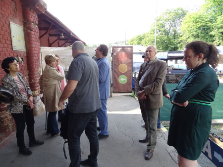 VLAK V MESTE - foto 4