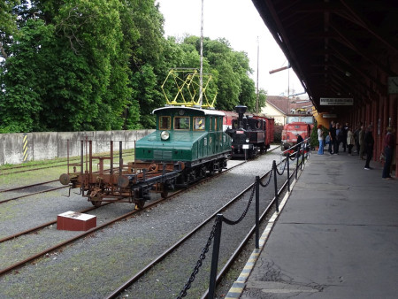 VLAK V MESTE - foto 7