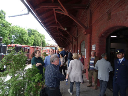 VLAK V MESTE - foto 8