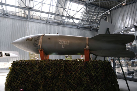 20th CENTURY AIRCRAFT WEAPONS AND EQUIPMENT - foto 4