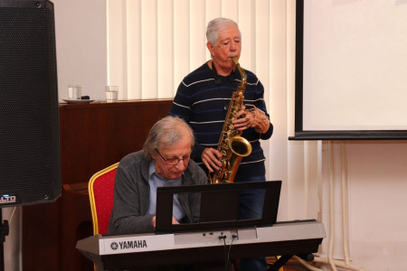 Among Us Irons - foto 1