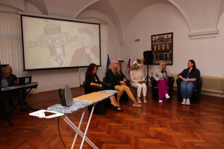 Among Us Irons - foto 10