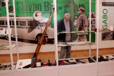  Pri mikrofóne Gabo Zelenay - foto 2