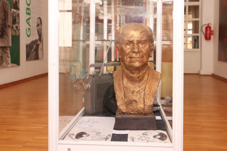  Pri mikrofóne Gabo Zelenay - foto 5