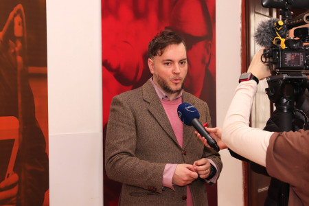  Pri mikrofóne Gabo Zelenay - foto 7