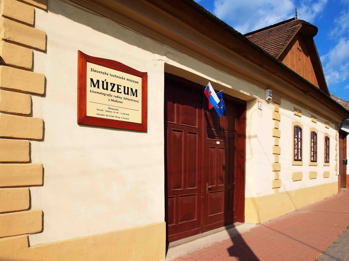 Múzeum kinematografie rodiny Schusterovej v Medzeve